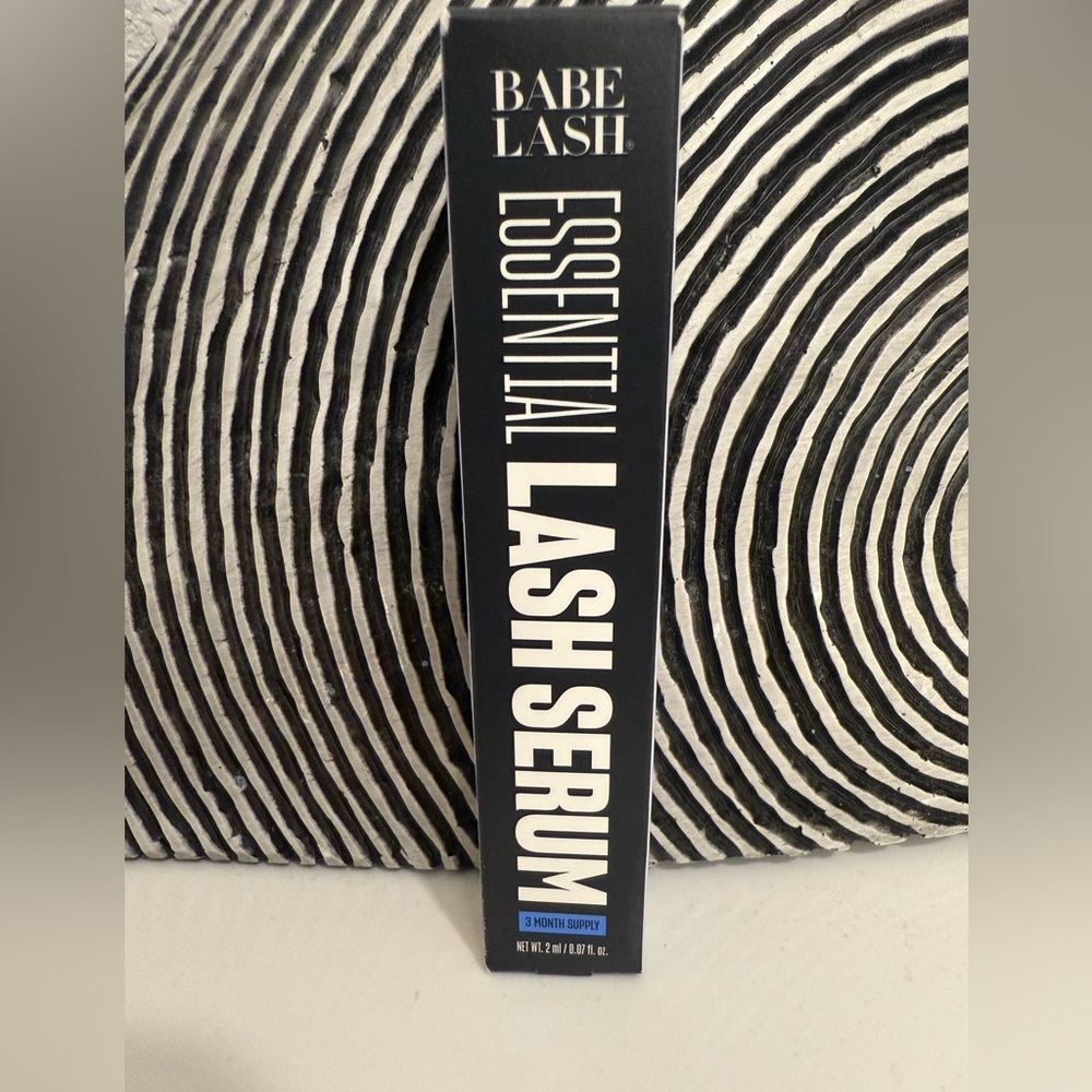Babe Lash Essential Lash Serum - Black